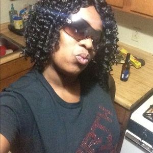 Meet your Posher, Yolanda